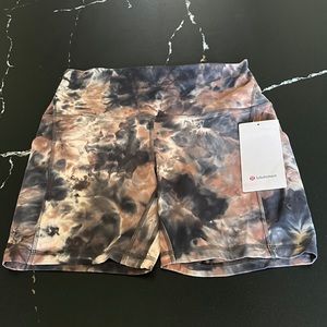 Lululemon 6” Align shorts